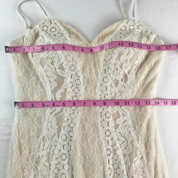 DB Studio Mixed Lace Sheath Gown Dress - Picture 8 of 12